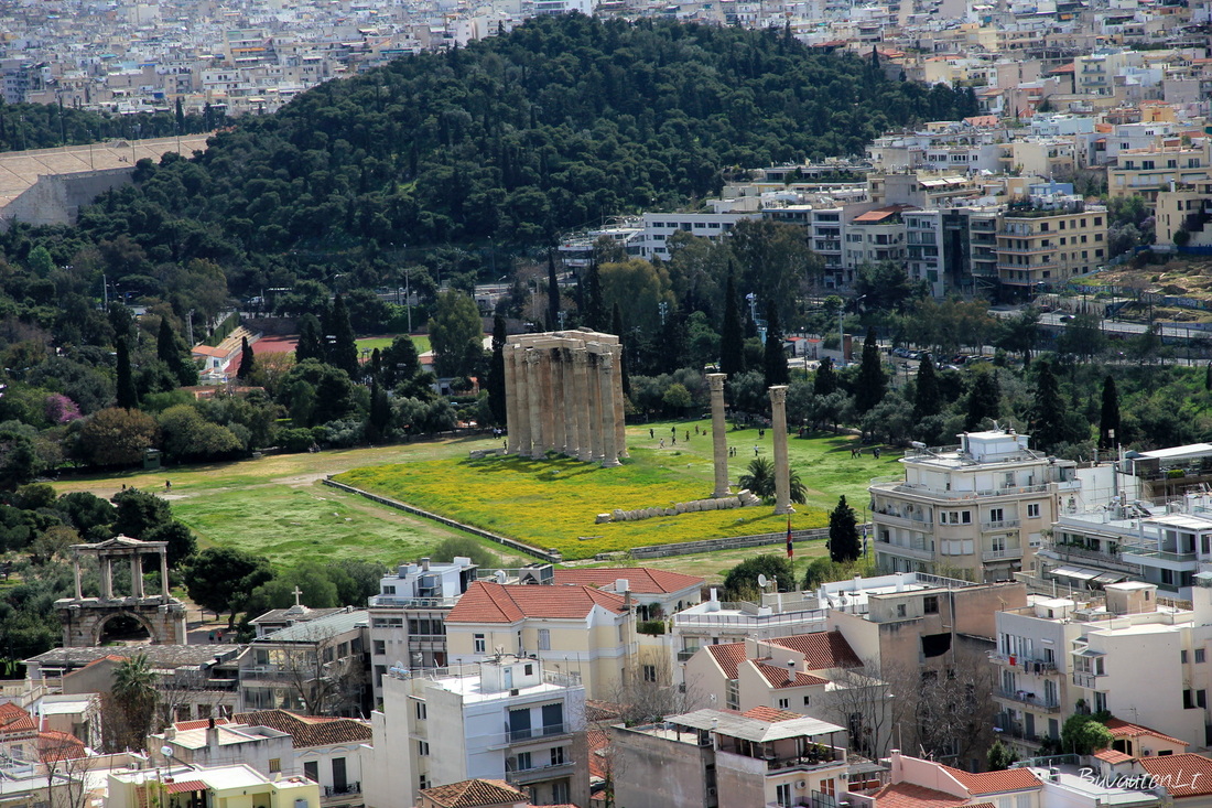 Geltonoje pievoje - Dzeuso Olimpiečio šventyklos griuvėsiai