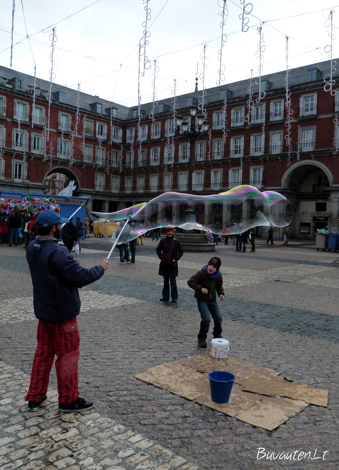 Burbulai centrinėje Madrido aikštėje